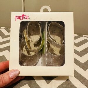 Pazitos Sweet MJ Gold Baby Crib Shoes